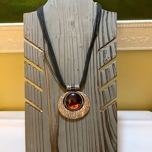 Beautiful Leah Sophia leather necklace/choker with pendant